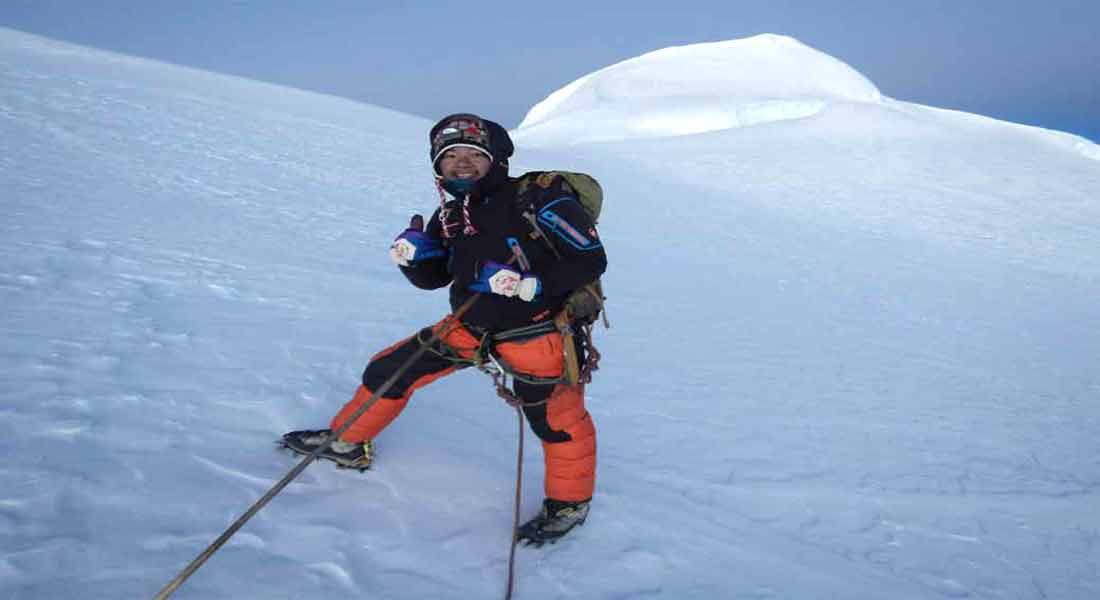 Mera Peak climbing with Mingbo La pass