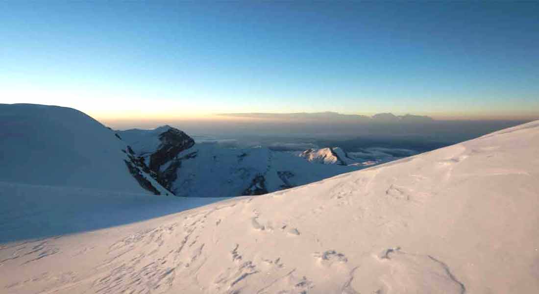 Mera Peak climbing with Mingbo La pass