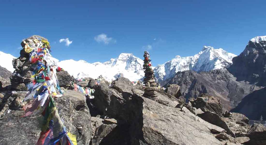Renjo La Pass Trek