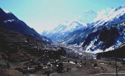 Hire a guide and porter for Annapurna Circuit trek