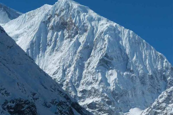 Guide and porter hire for Manaslu circuit trek