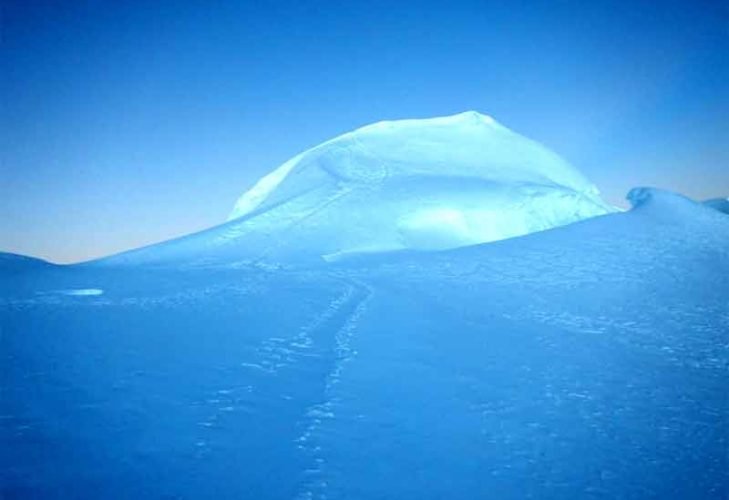 Everest trek and peak climbing information.